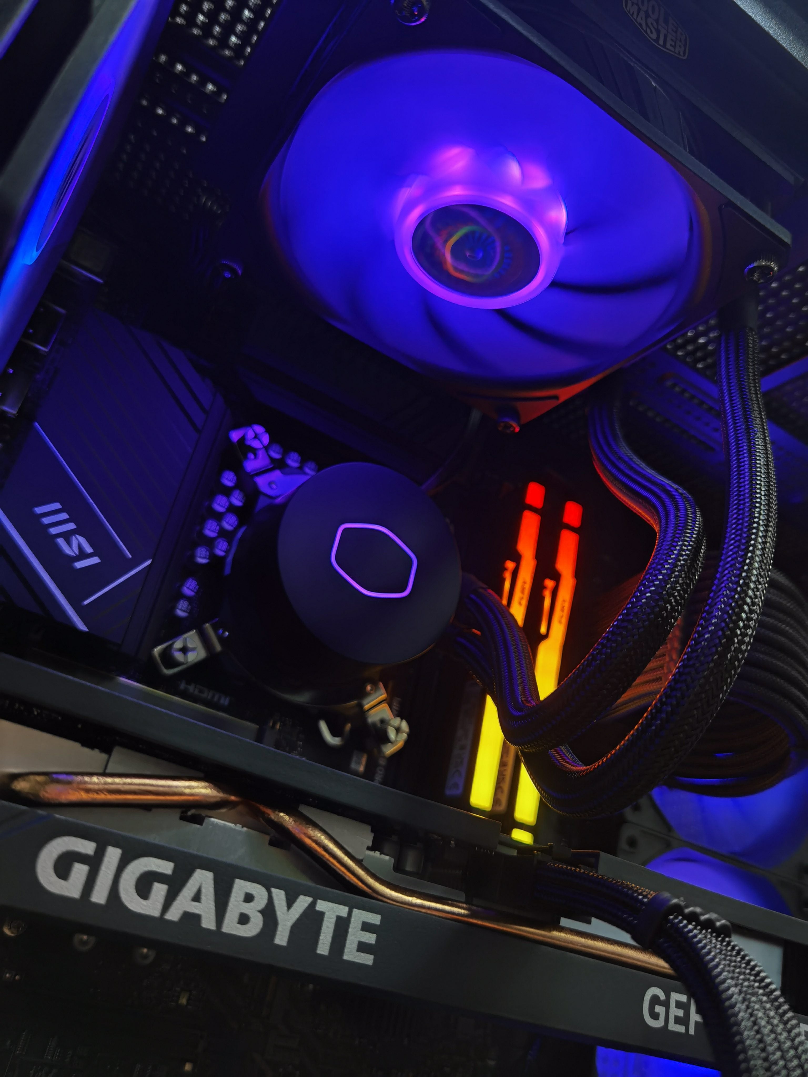 Gaming PC 2.0 RGB - i5 14600KF up to 5.30 GHz, GeForce RTX 4060, 16GB ddr5 ram,1TB NVME ssd , 750W 80 Plus PSU, win 11 pro